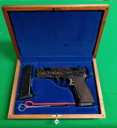 Sběratelská Pistole CZ 97 B ráže 45Auto