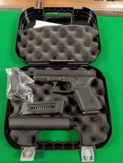 Komisní Pistole samonabíjecí Glock 44, 22LR s tlumičem